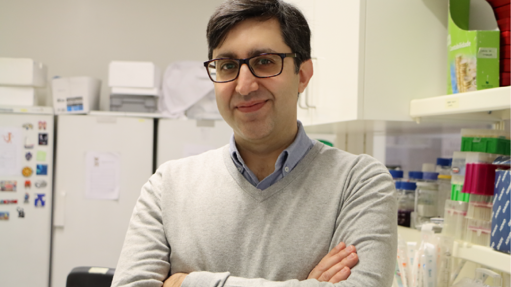 Portrait of 3Rs Prize winner Dr Daniel Ferreira